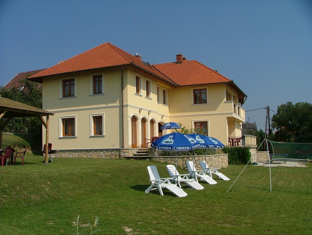 Bruckner Villa Apartman Balatonfüred Exterior foto